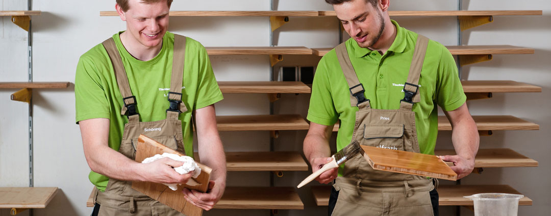 Tischler bei der Holzbearbeitung – Tag des Handwerks in Grabow