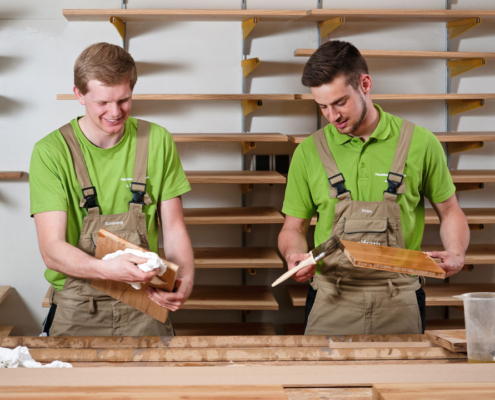 Tischler bei der Holzbearbeitung – Tag des Handwerks in Grabow